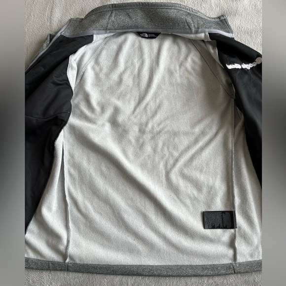 Men’s The North Face Gray Zipper Front Jacket Size S - Picture 3 of 10